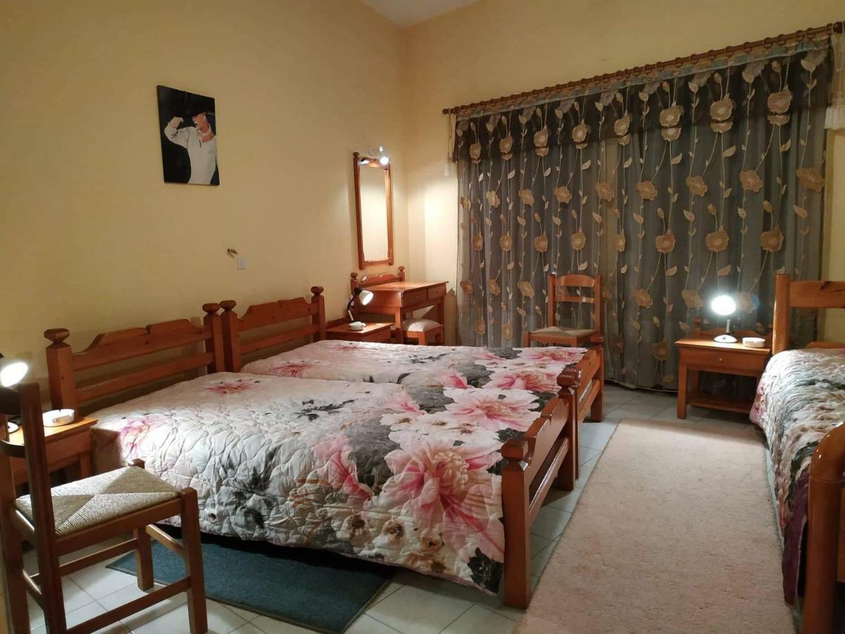 Piso Alonia Hotel Арахова Екстериор снимка